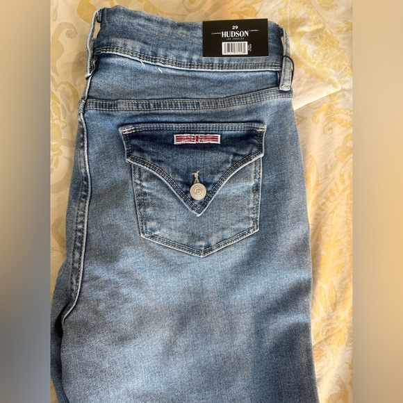 Hudson Women's Midrise Jeans Straight Leg Stretch Icy Blue Denim NWT Size 12/32 - Picture 4 of 12